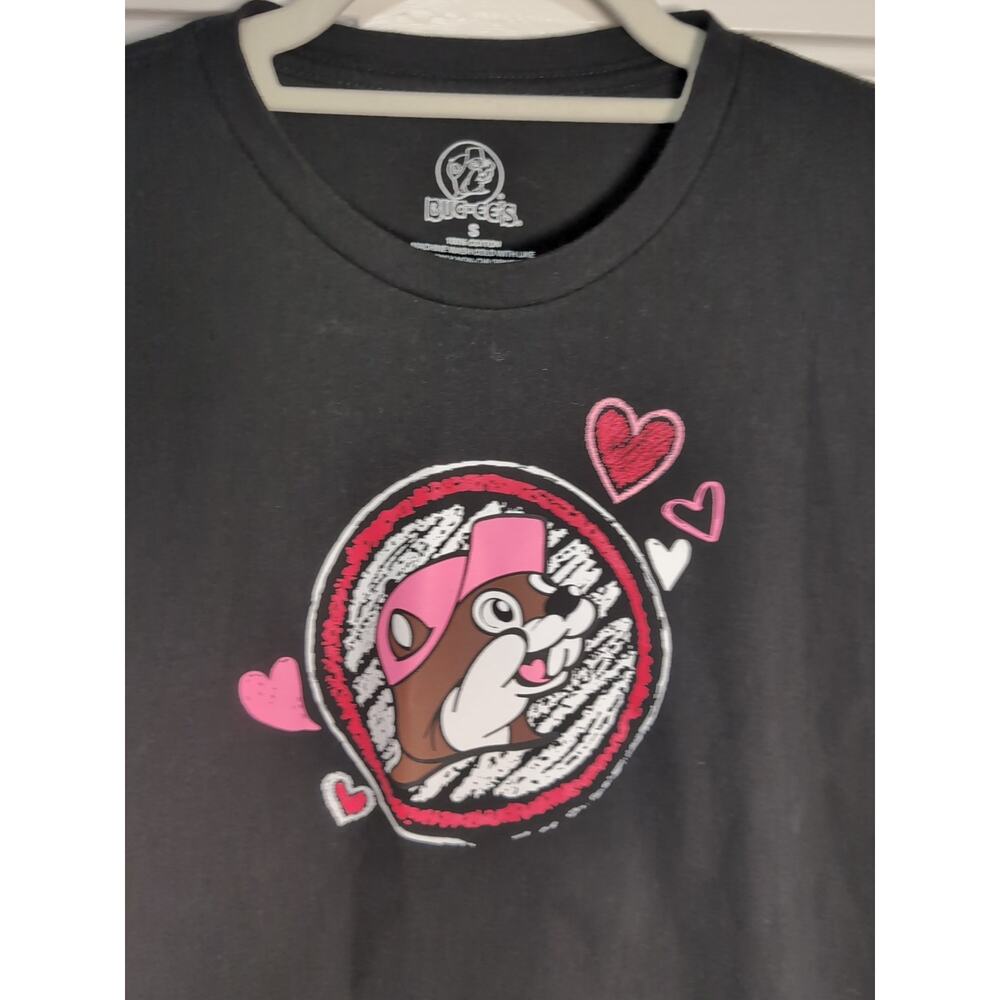 Buc-ee's Valentine's "Love Is In The Air" T-shirt Women's Small (959) - Picture 2 of 4